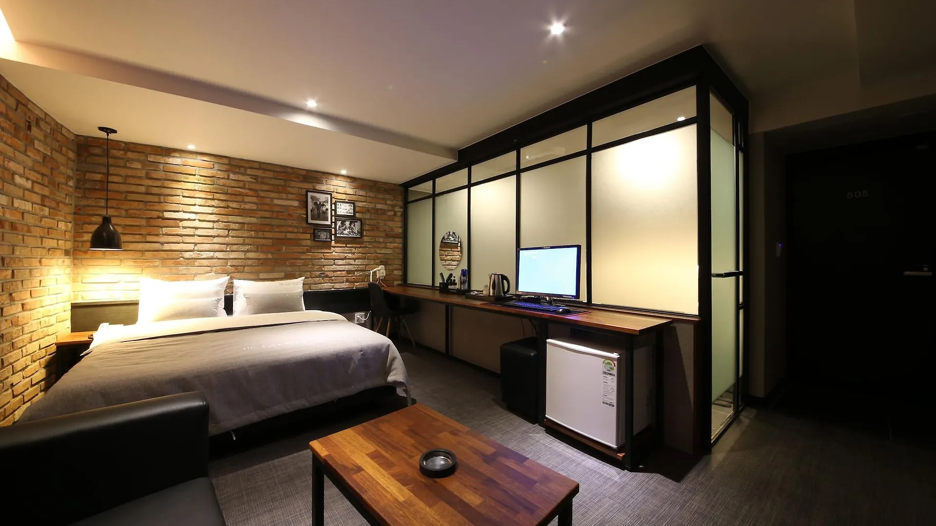 The Last Hotel Nampo Busan 2*,
