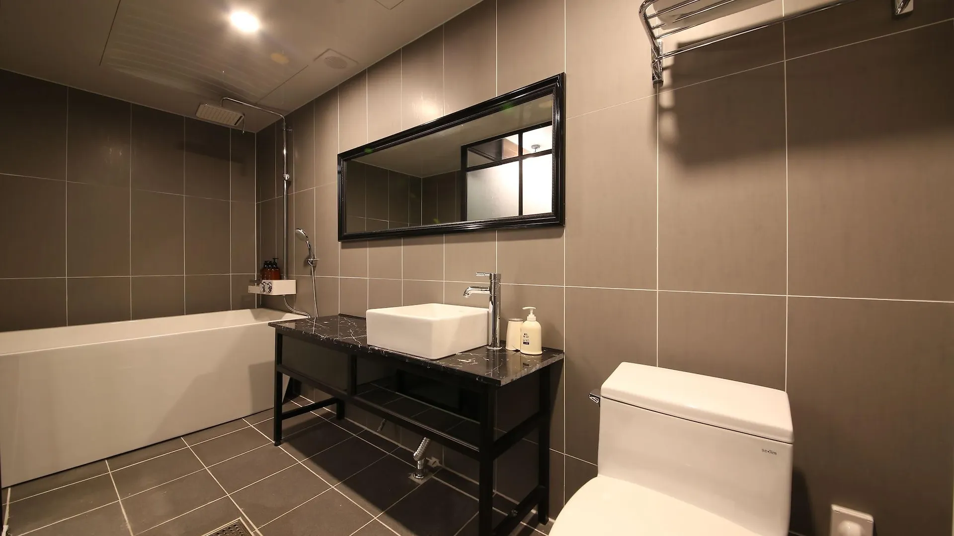 The Last Hotel Nampo Busan 2*,  South Korea