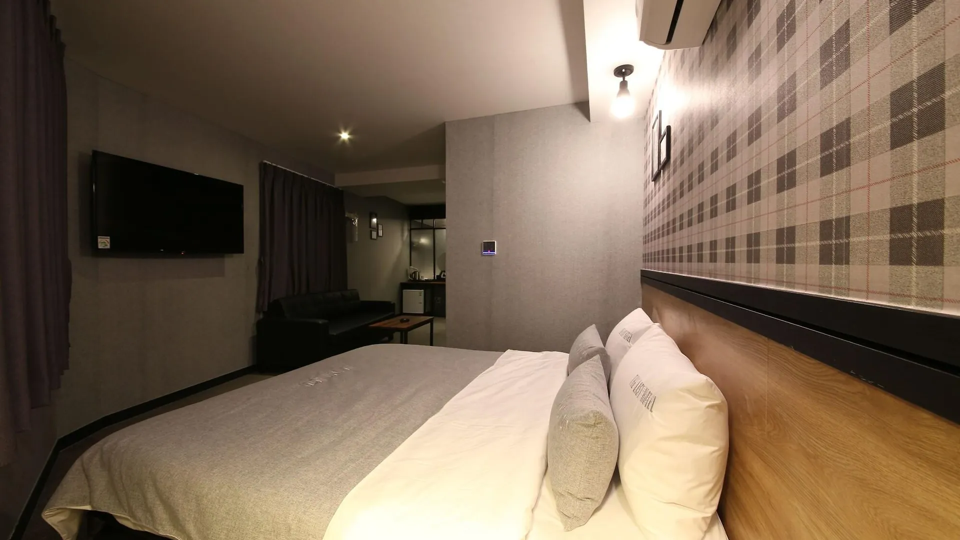 The Last Hotel Nampo Busan 2*,  South Korea
